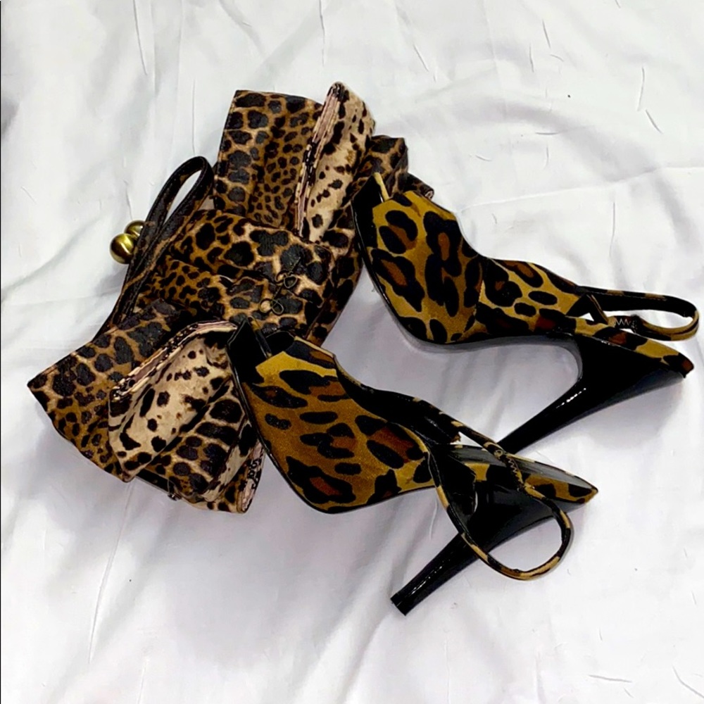 Heel sandals and matching clutch with wristlet